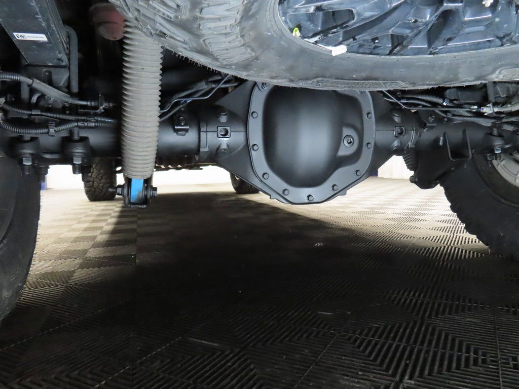 Used 2024 Chevrolet Silverado 2500 ZR2 w/ Technology Package image 9