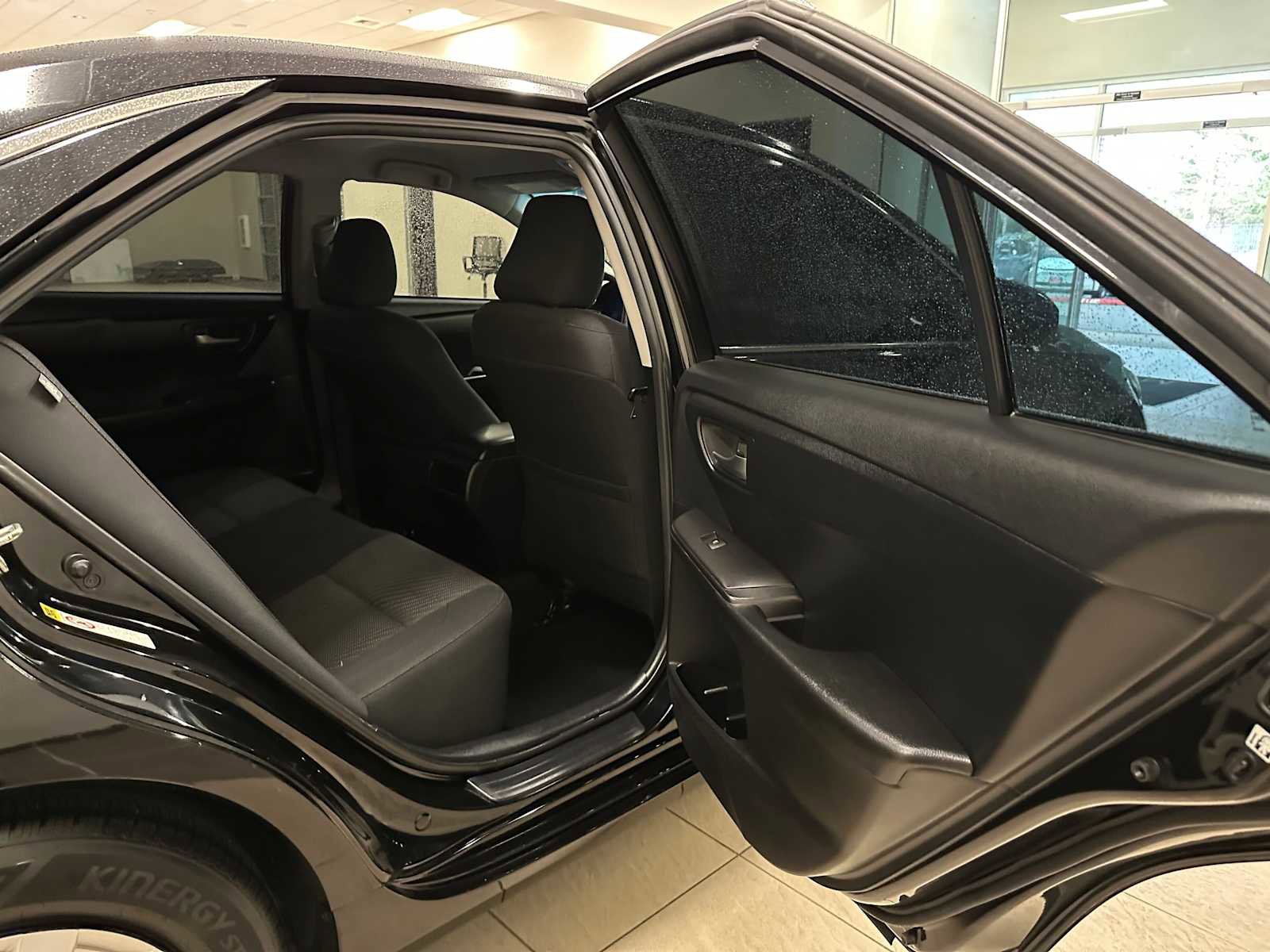 Used 2015 Toyota Camry LE image 24