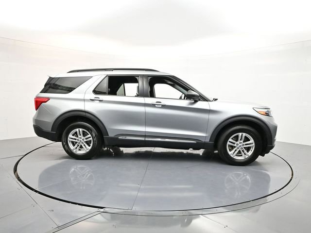 Used 2023 Ford Explorer XLT w/ Equipment Group 202A image 8