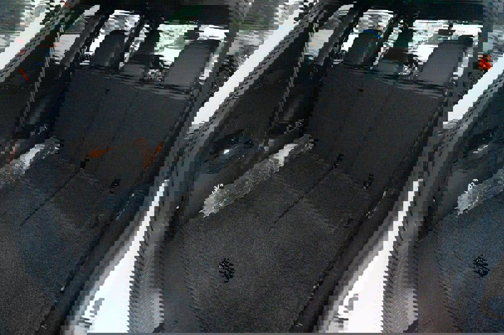 Used 2020 Volkswagen Tiguan SE R-Line w/ 3rd Row Seat Package image 28