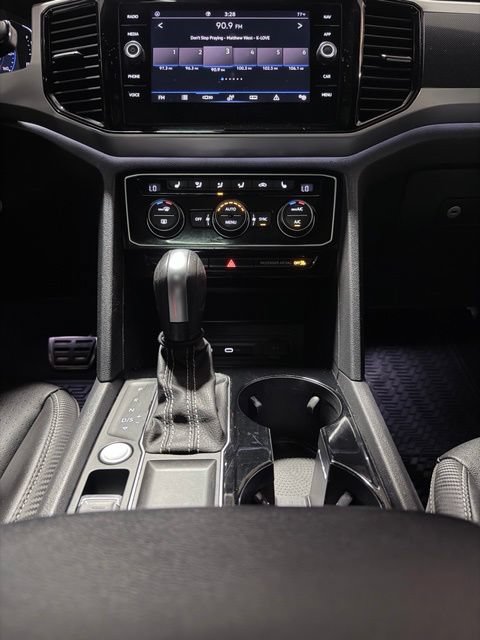 Used 2021 Volkswagen Atlas Cross Sport SEL R-Line w/ Luggage Net & Mats Package FWD image 14