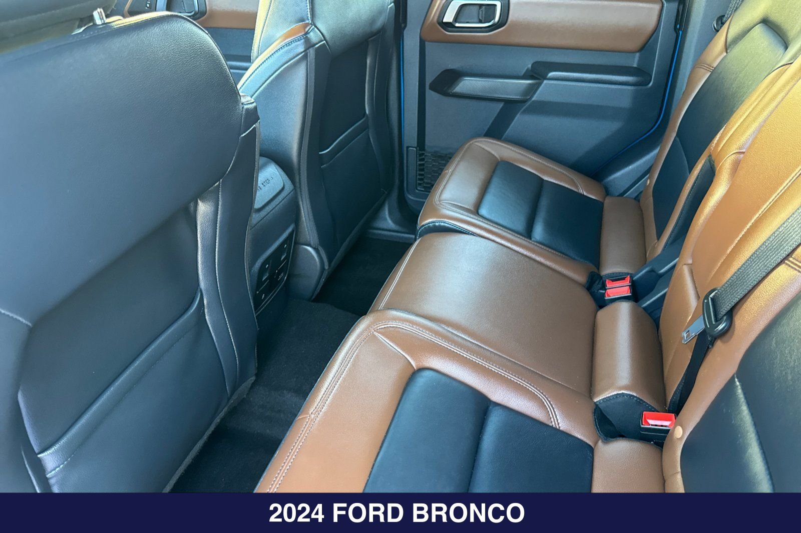 Certified 2024 Ford Bronco Outer Banks AWD/4WD image 14
