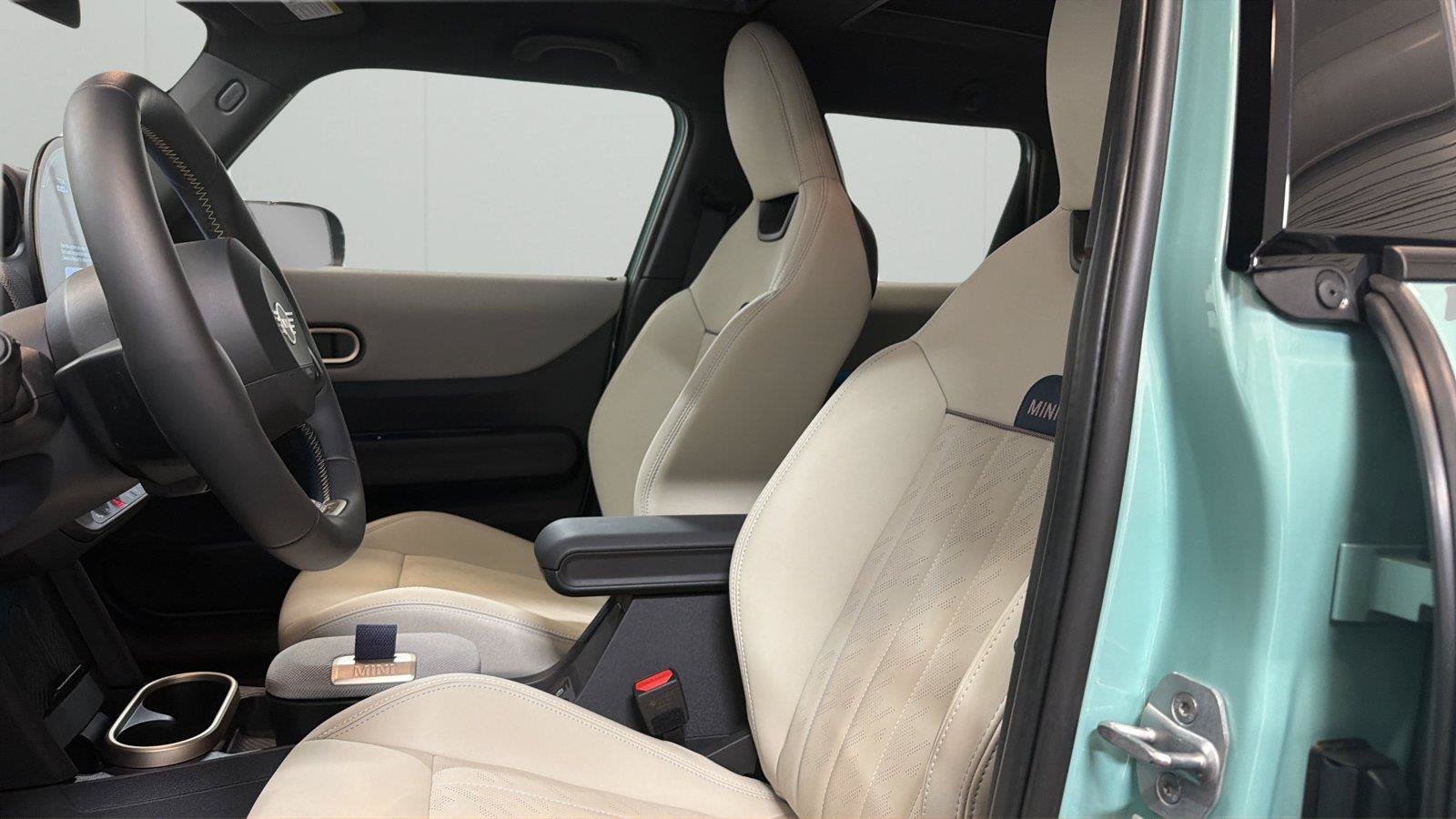 Used 2025 MINI Cooper S FWD image 10