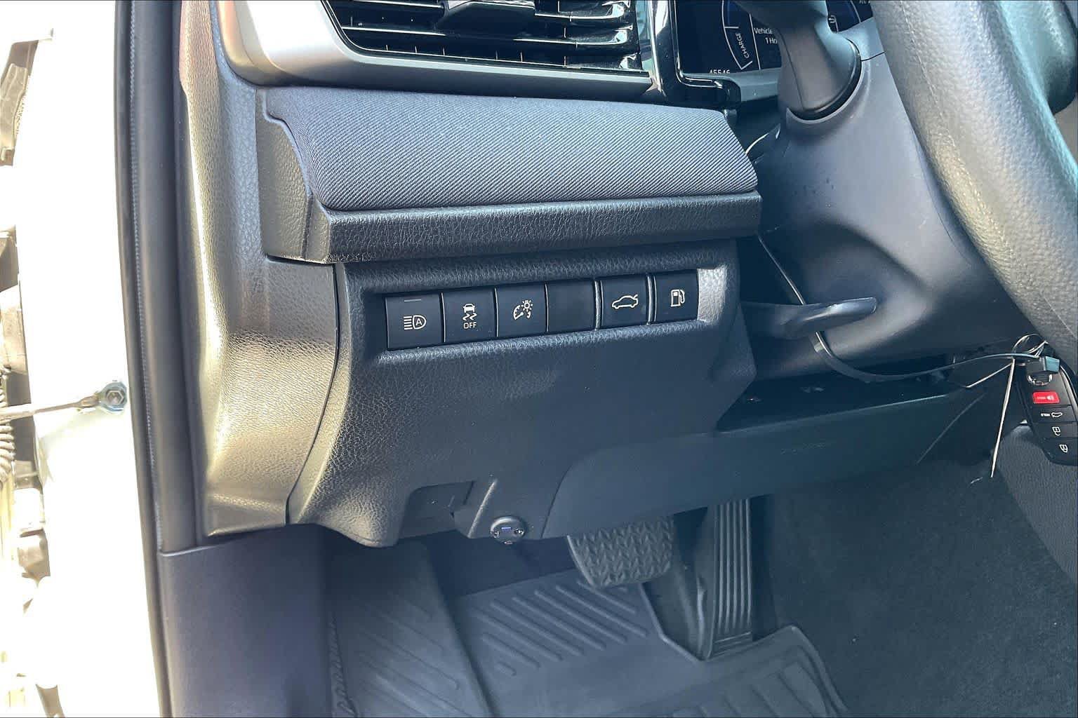 Certified 2025 Toyota Camry LE FWD image 33