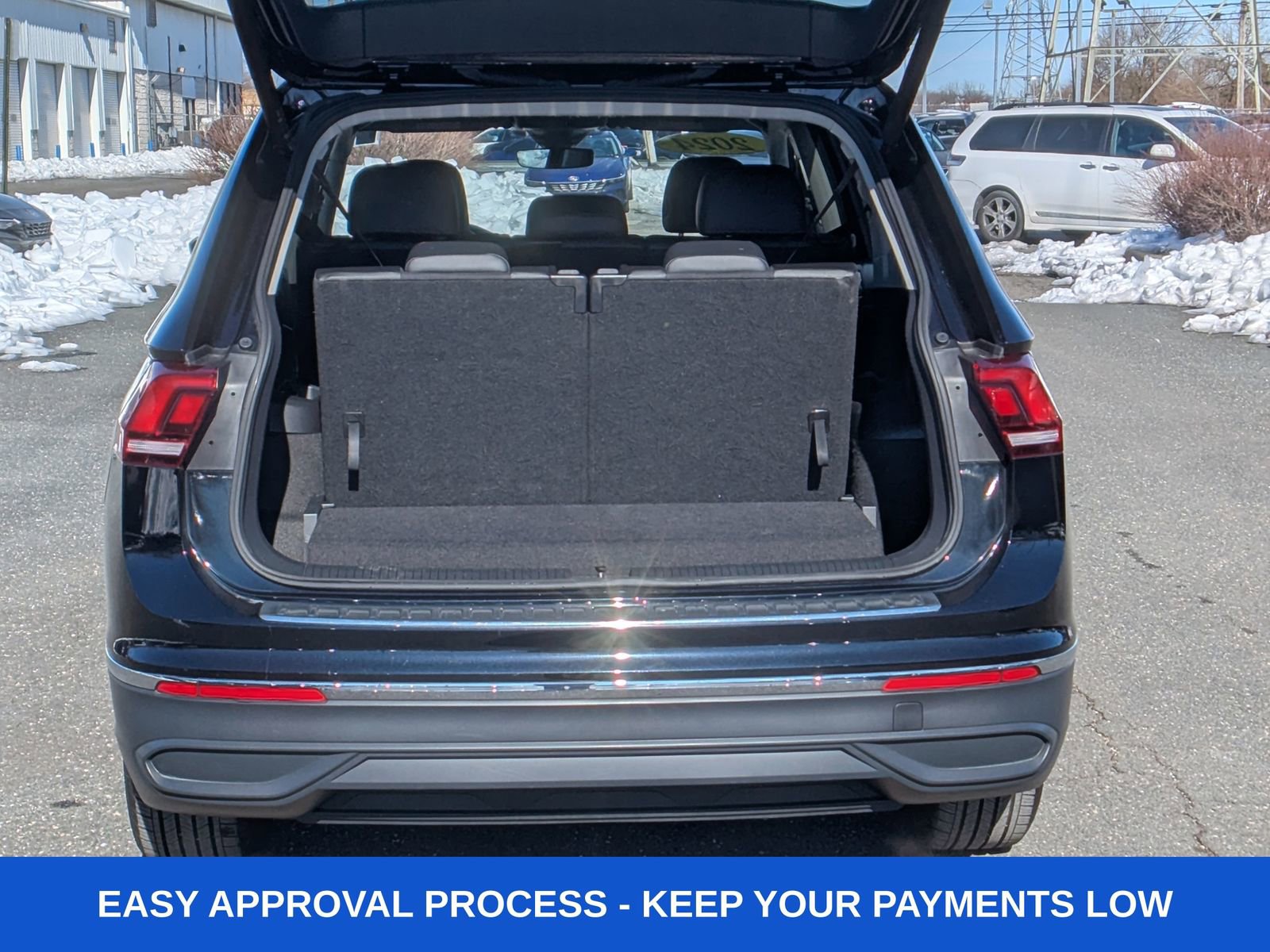 Used 2024 Volkswagen Tiguan Wolfsburg Edition image 10