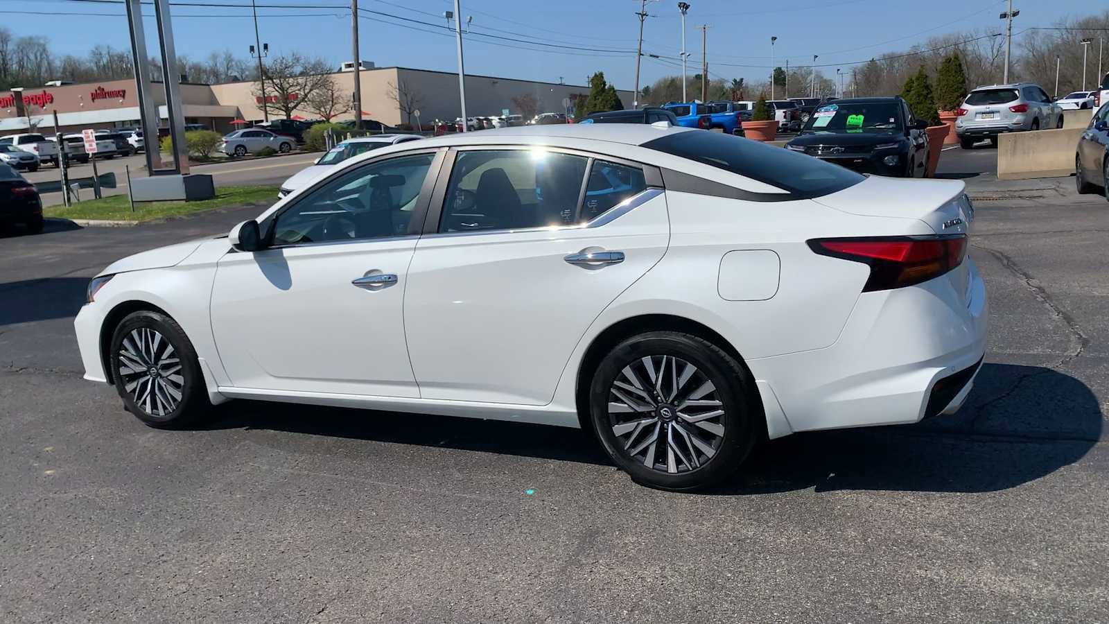 Used 2024 Nissan Altima 2.5 SV w/ SV Premium Package image 6