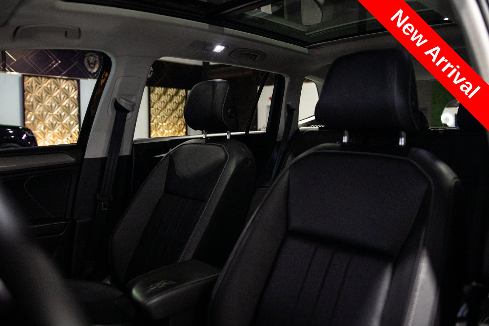 Used 2024 Volkswagen Tiguan SE AWD/4WD image 9