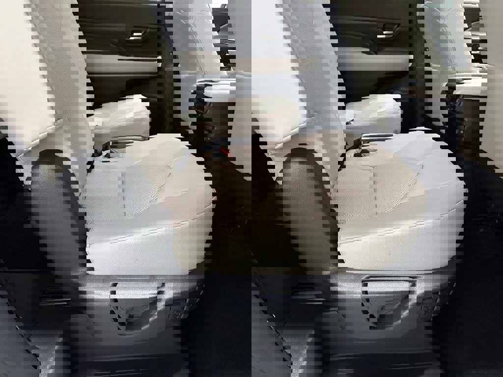 Used 2025 Toyota Grand Highlander AWD image 55