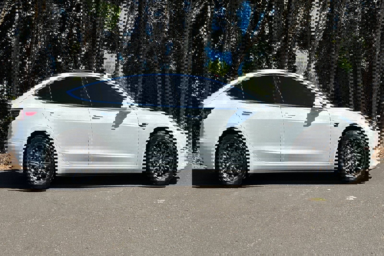 Used 2020 Tesla Model 3 image 3