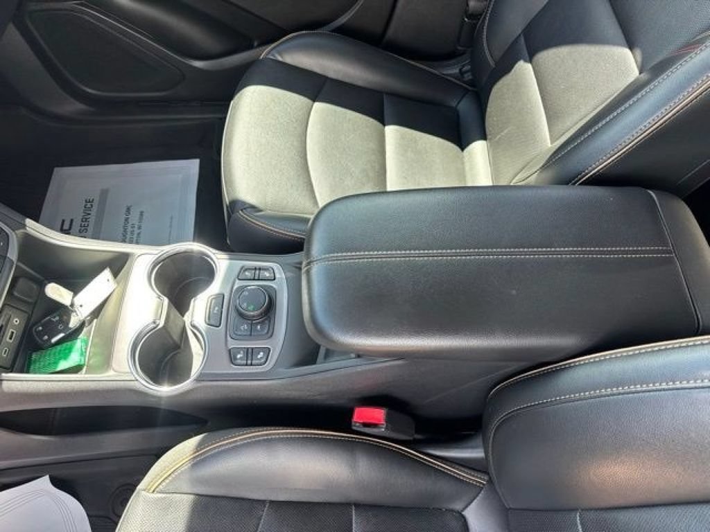 Used 2023 GMC Terrain AT4 w/ Tech Package AWD/4WD image 18
