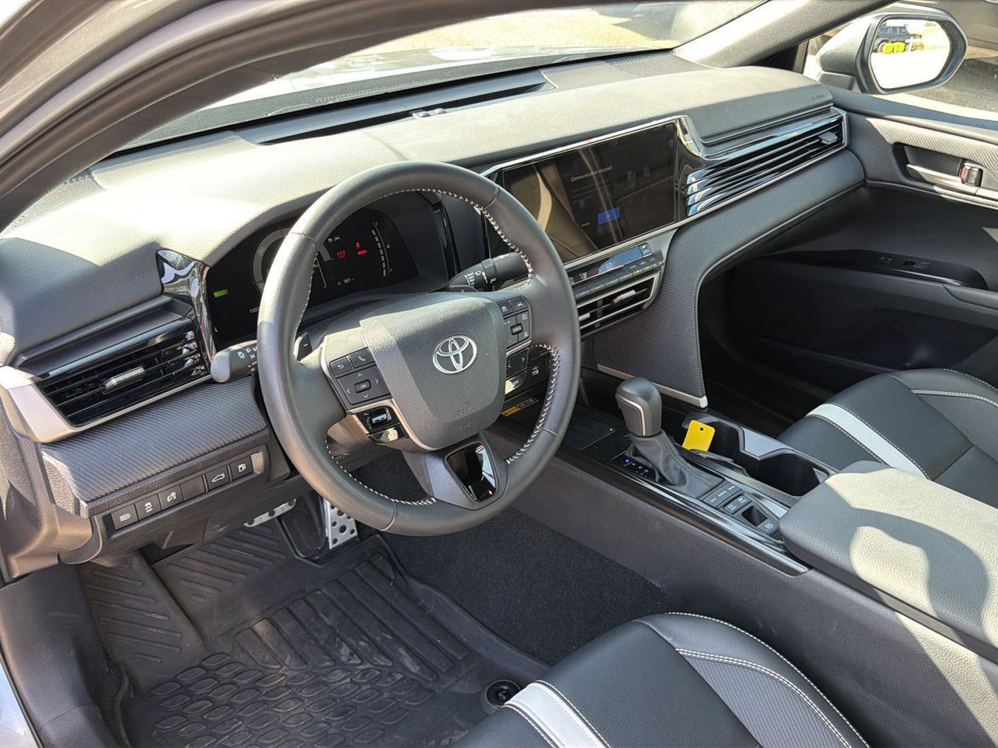 Used 2025 Toyota Camry SE FWD image 20