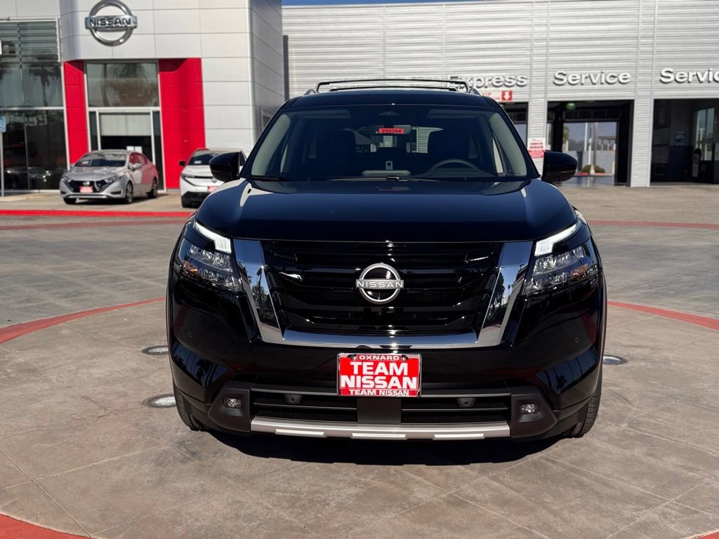 New 2025 Nissan Pathfinder SL image 3