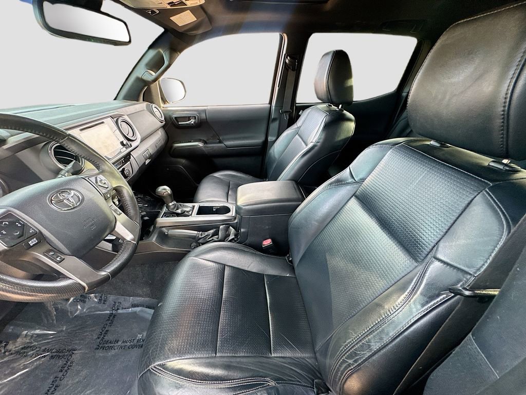 Used 2019 Toyota Tacoma TRD Sport image 22