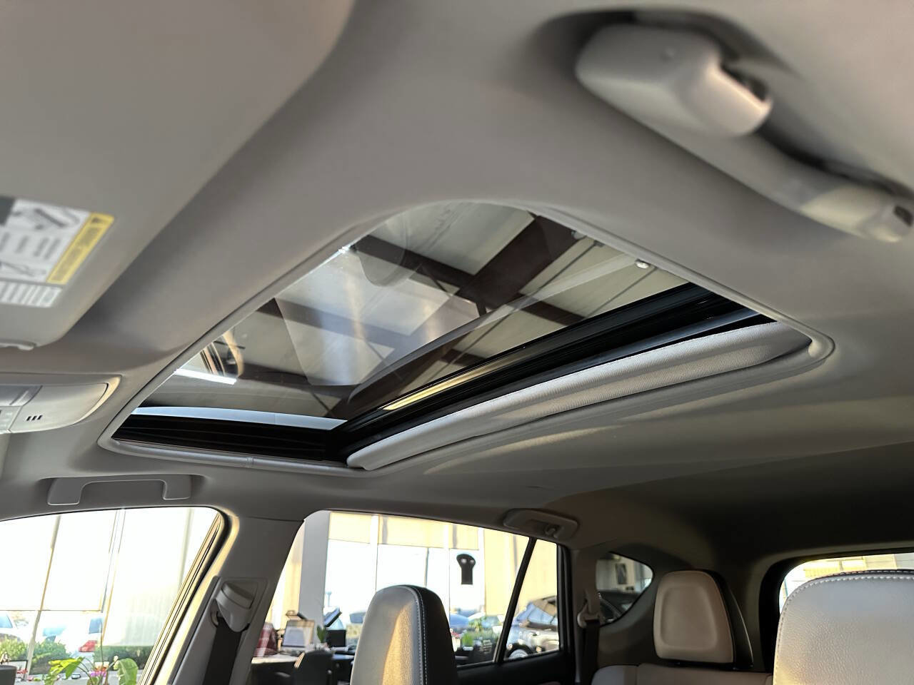 Used 2016 Toyota RAV4 Limited image 30