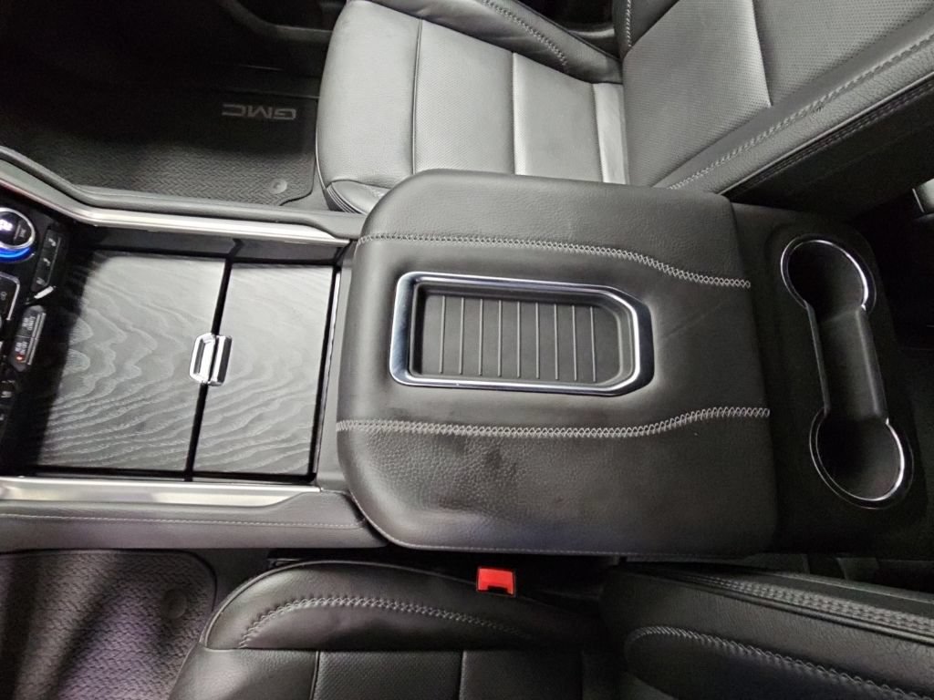Used 2023 GMC Yukon XL Denali AWD/4WD image 23