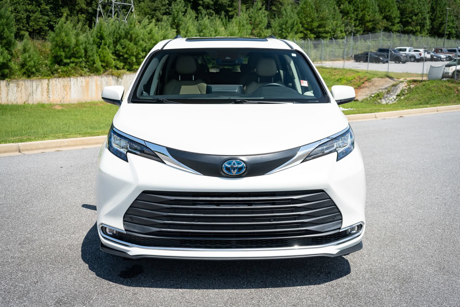 Used 2021 Toyota Sienna XLE w/ XLE Plus Package AWD/4WD video 2