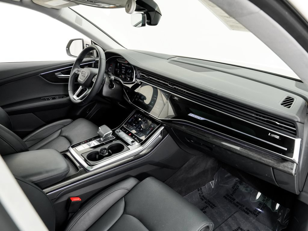 Used 2023 Audi Q8 Prestige AWD/4WD image 21