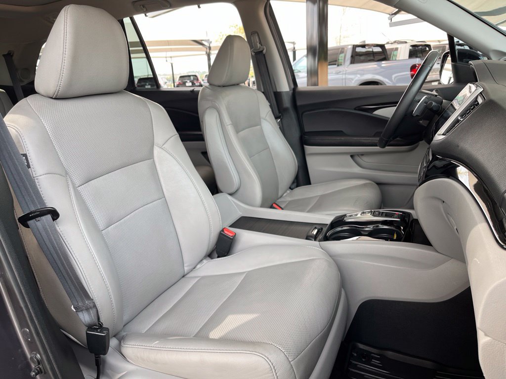 Used 2017 Honda Pilot Elite image 32