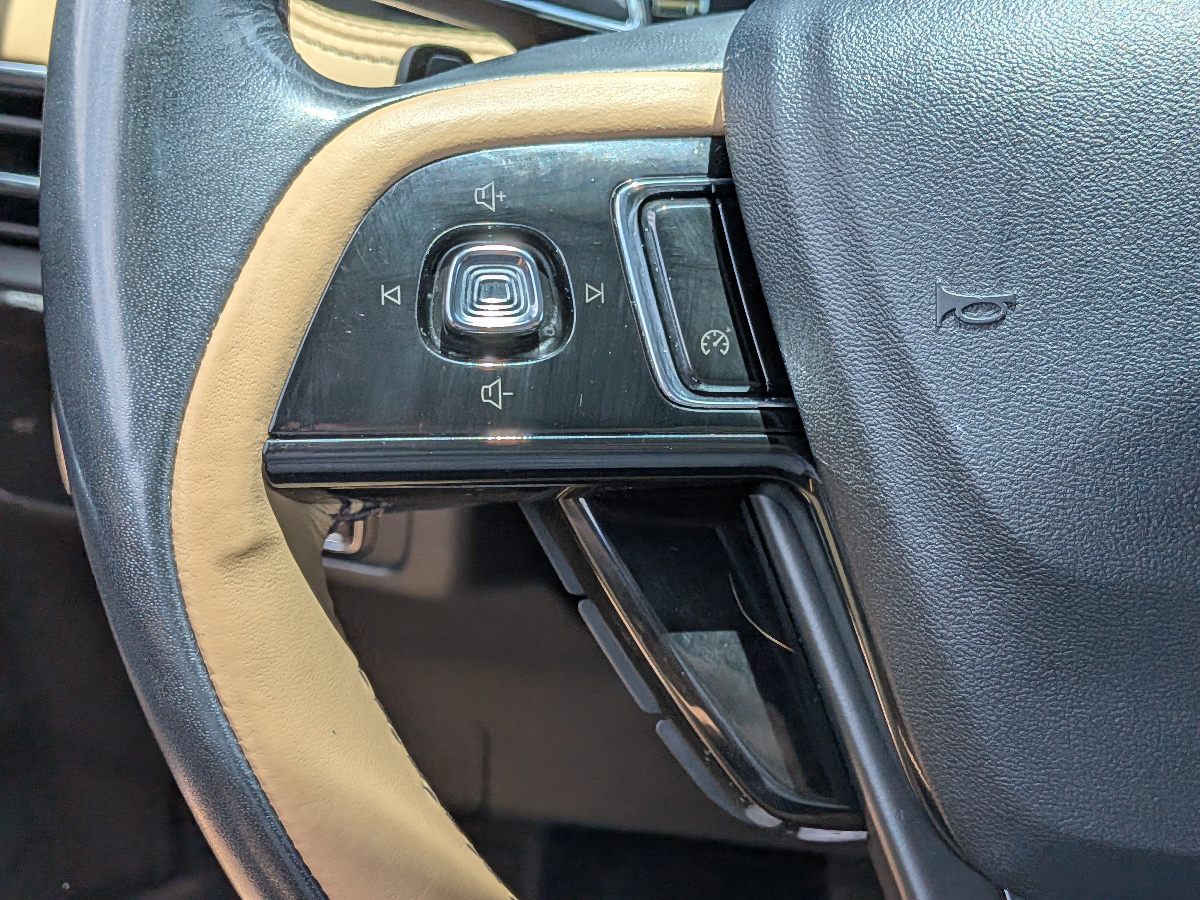 Used 2021 Lincoln Corsair Reserve FWD image 25