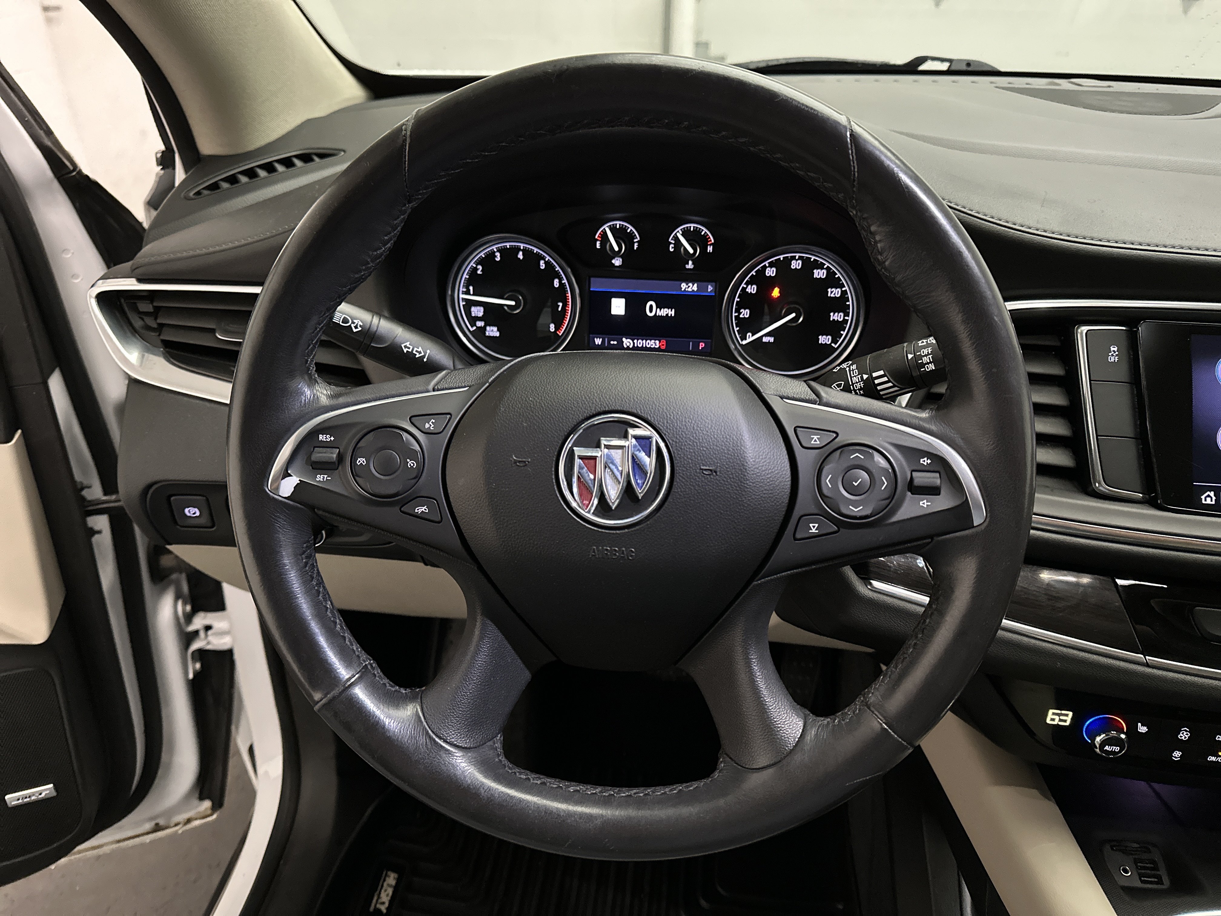 Used 2020 Buick Enclave Essence w/ Sound and Sites Package FWD image 28