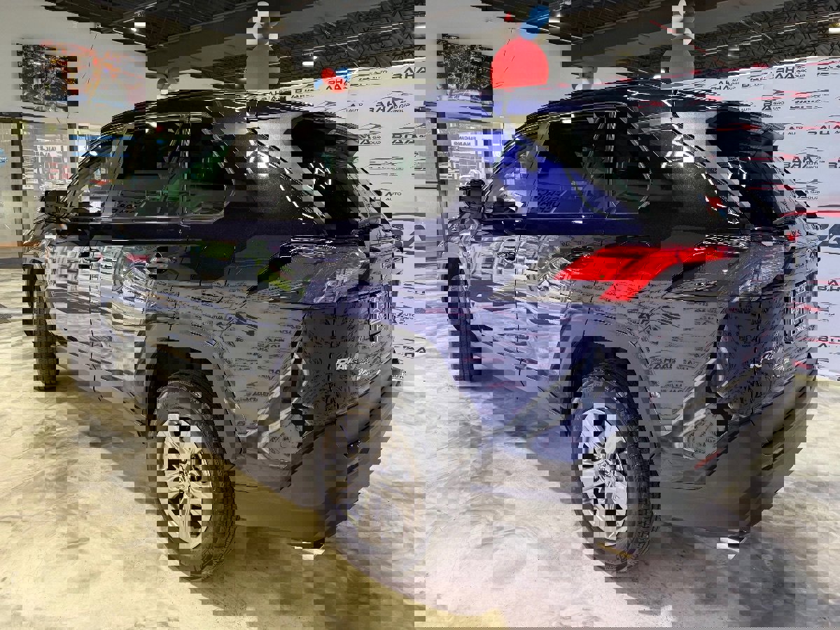 Used 2022 Toyota RAV4 XLE image 13