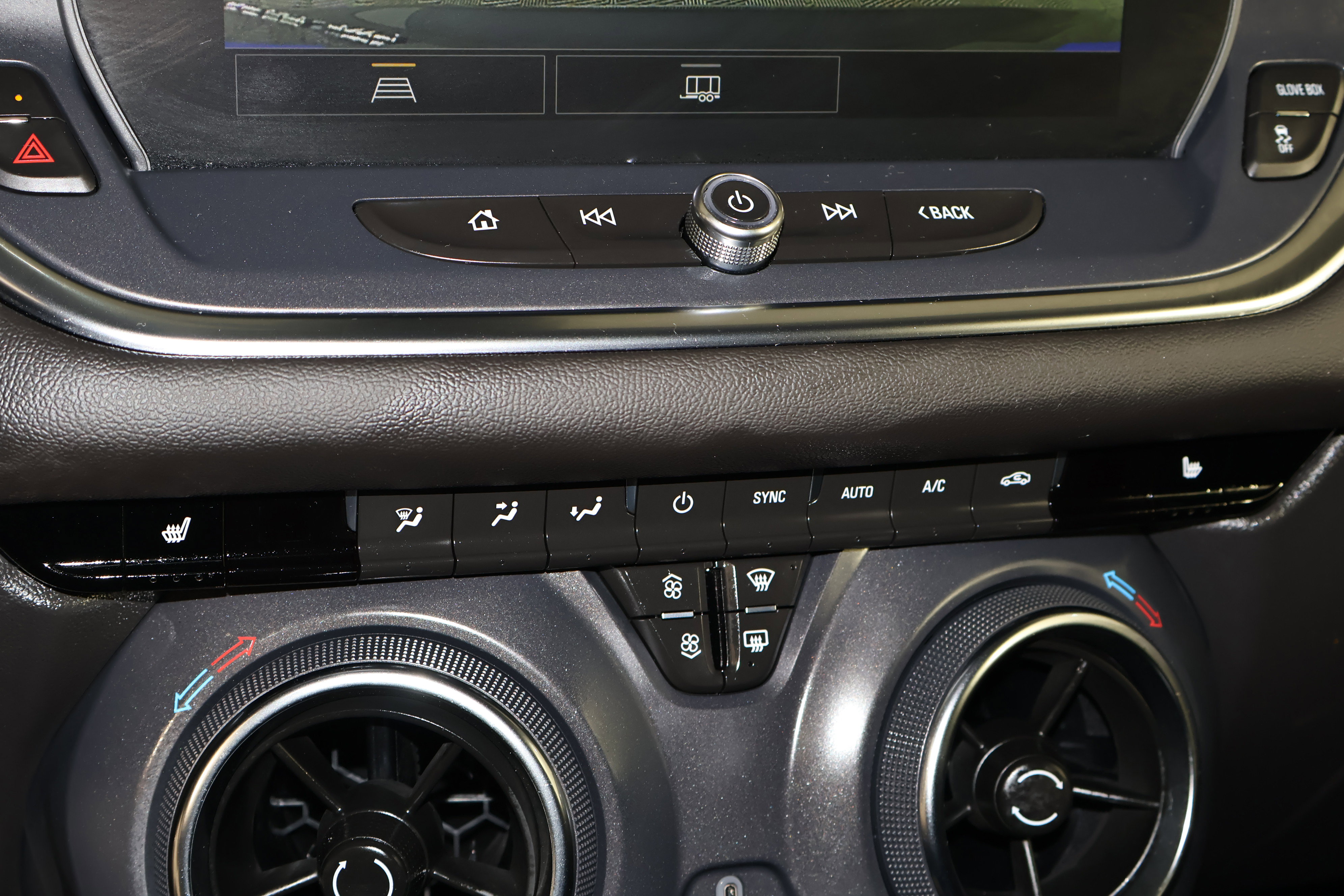 Used 2025 Chevrolet Blazer LT AWD/4WD image 29