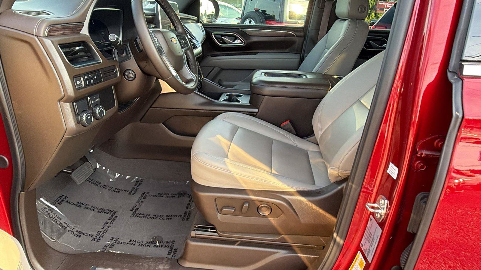 Used 2023 Chevrolet Tahoe LT w/ Luxury Package RWD image 17