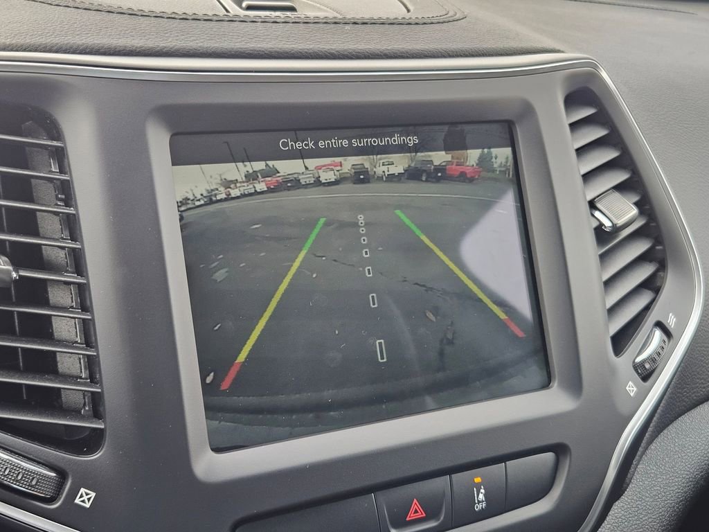 Used 2022 Jeep Cherokee Latitude Lux w/ Mopar Interior Package image 21