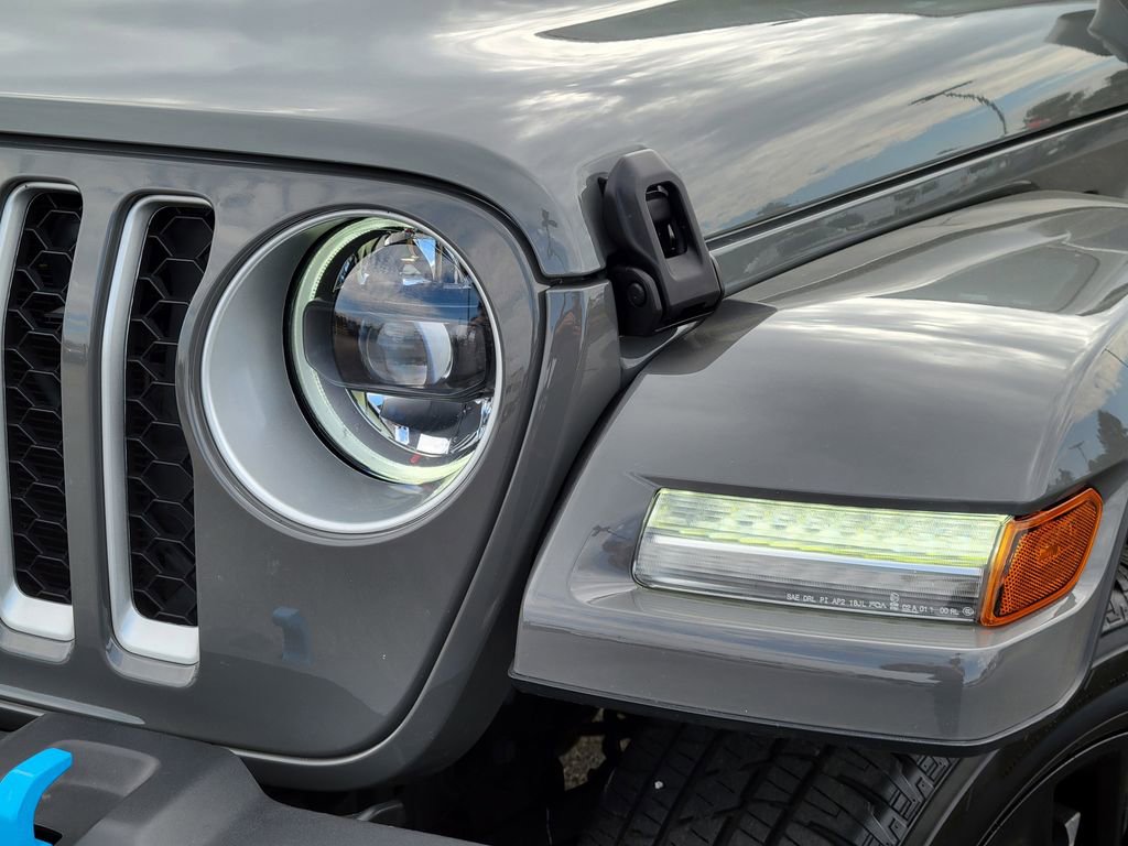 Used 2023 Jeep Wrangler Unlimited Sahara w/ Cold Weather Group image 9