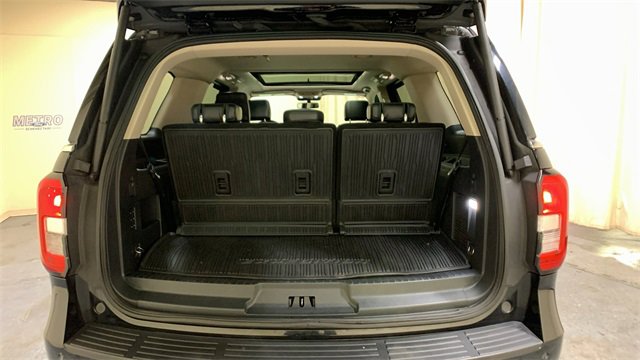 Used 2023 Ford Expedition XLT image 19