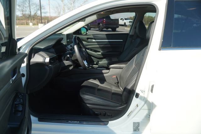 Used 2023 Nissan Altima 2.5 SL AWD/4WD image 14
