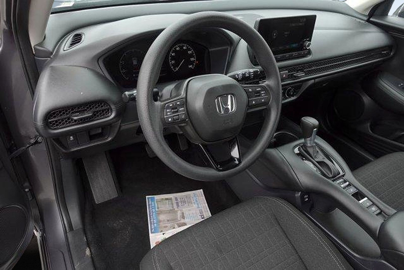 Used 2025 Honda HR-V LX image 9