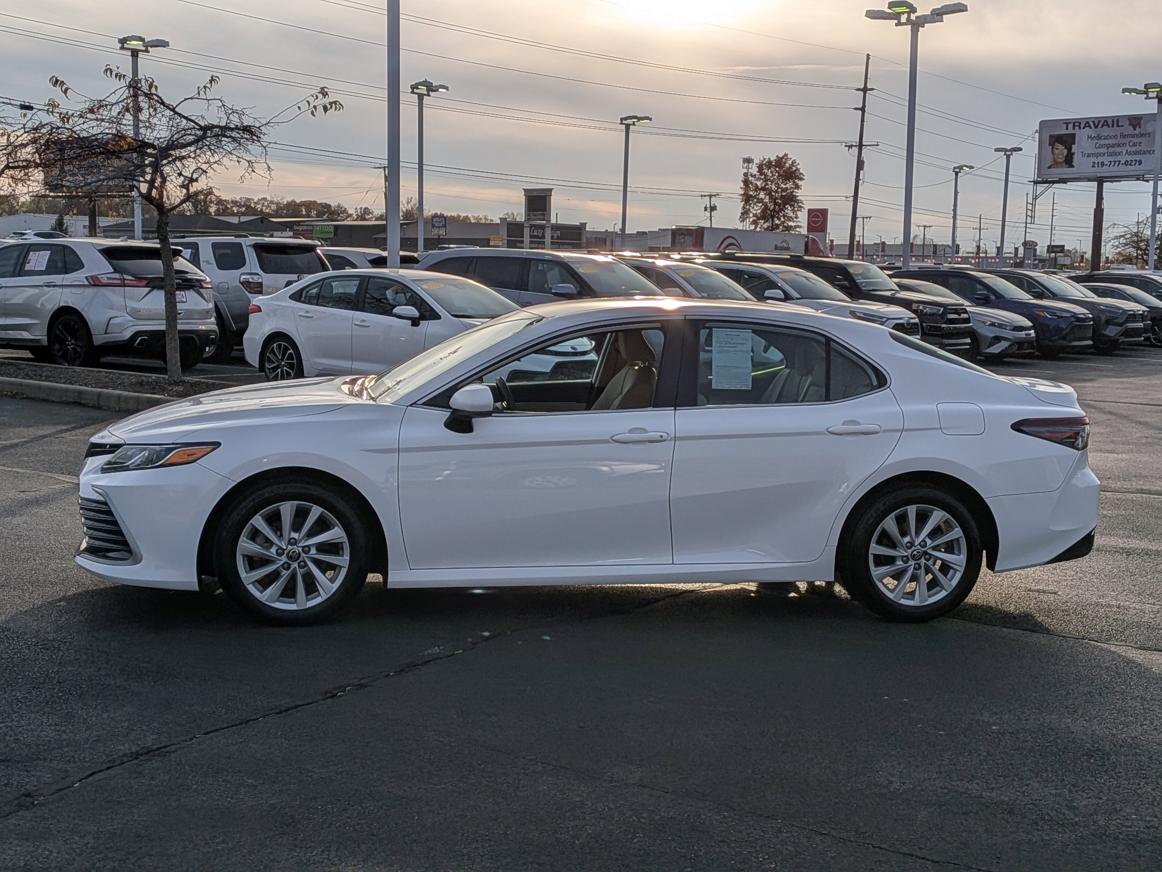 Used 2022 Toyota Camry LE image 5