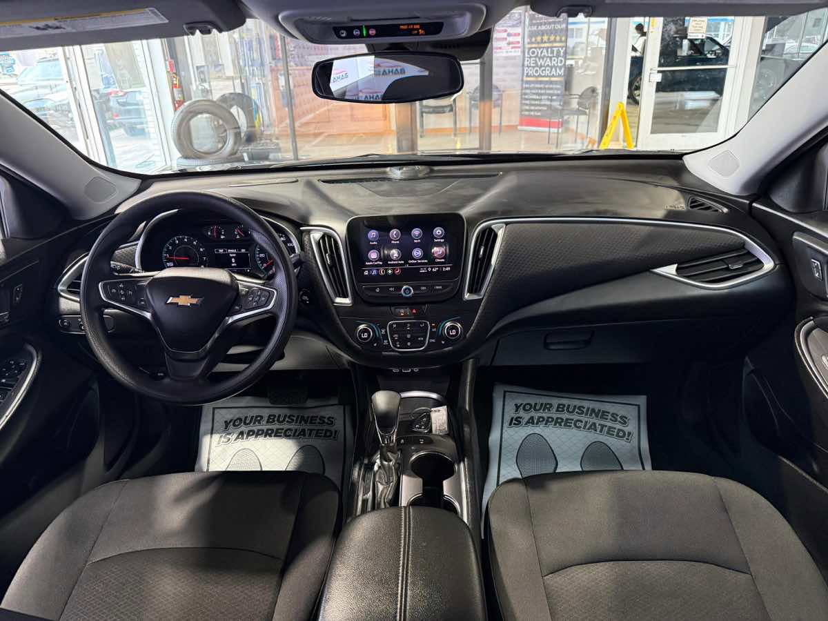 Used 2025 Chevrolet Malibu LT FWD image 28