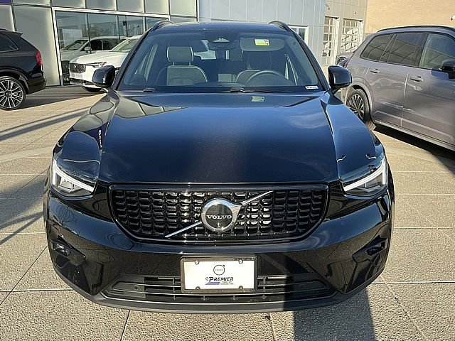 Certified 2025 Volvo XC40 B5 Plus image 12