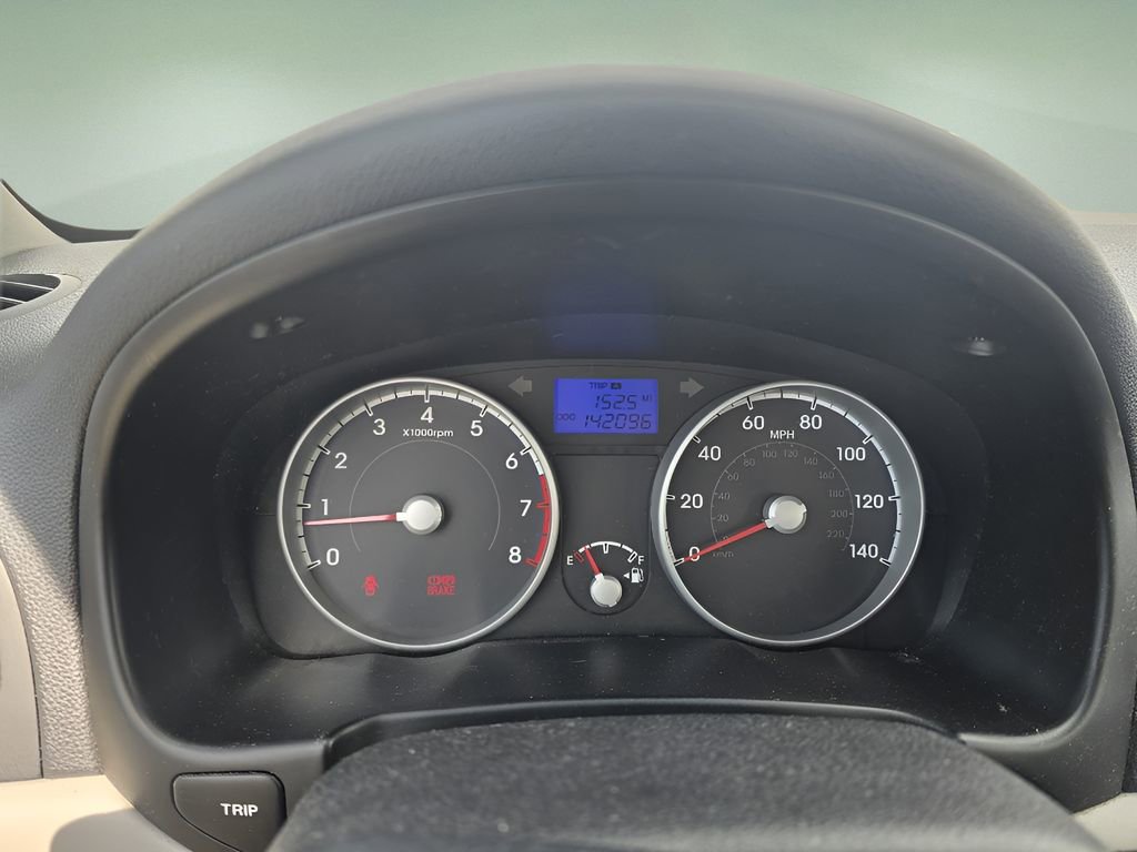 Used 2010 Hyundai Accent GLS image 22