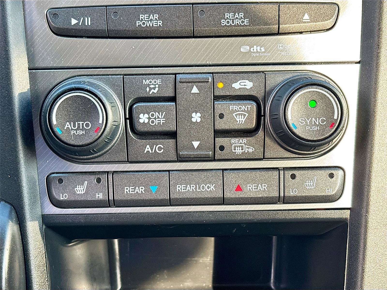 Used 2015 Honda Pilot Touring image 16