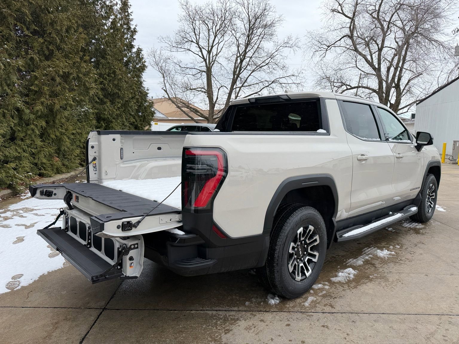 New 2026 GMC Sierra EV Elevation AWD/4WD image 35