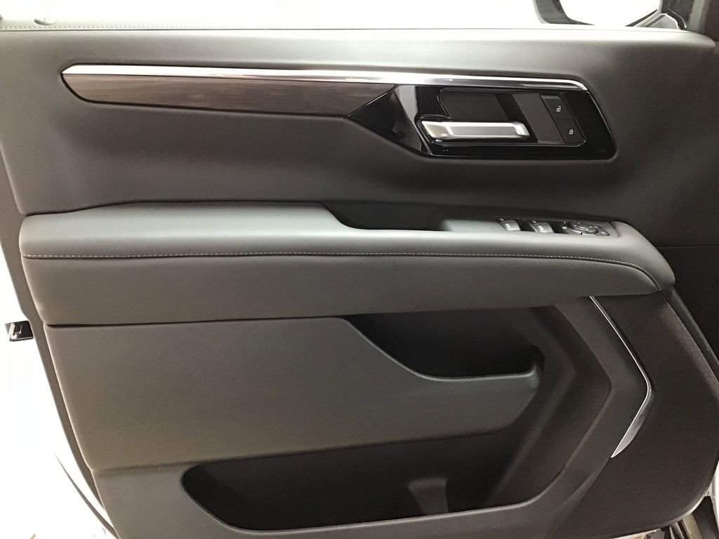 New 2026 Chevrolet Tahoe LS image 17