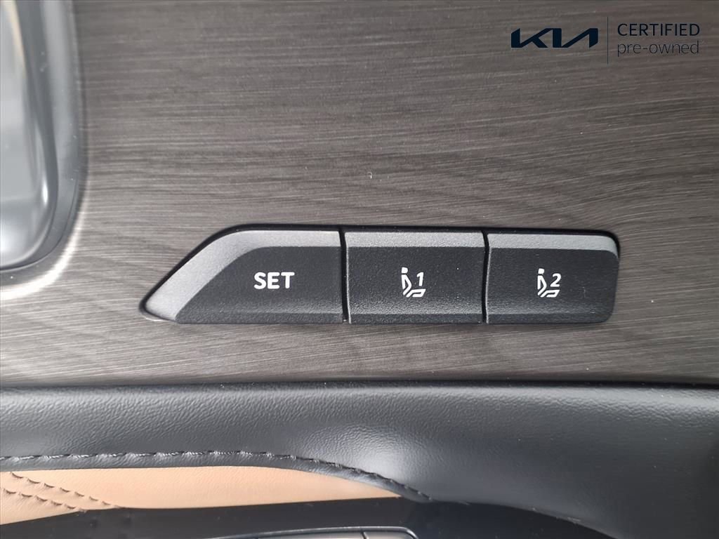 Certified 2025 Kia Sorento SX Prestige w/ Olive Brown Leather Package image 12