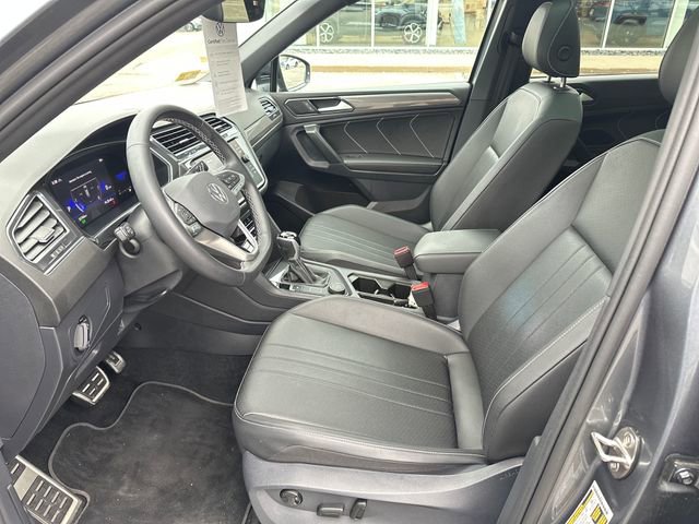 Certified 2023 Volkswagen Tiguan SE R-Line AWD/4WD image 14