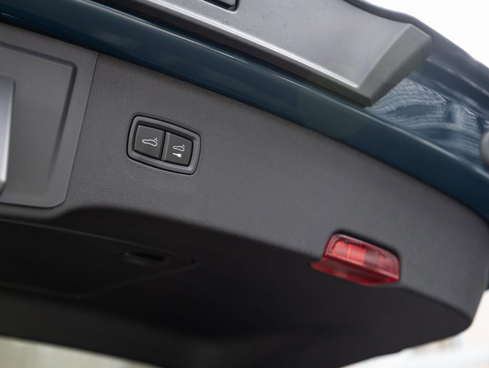 Certified 2026 Porsche Cayenne AWD/4WD image 29