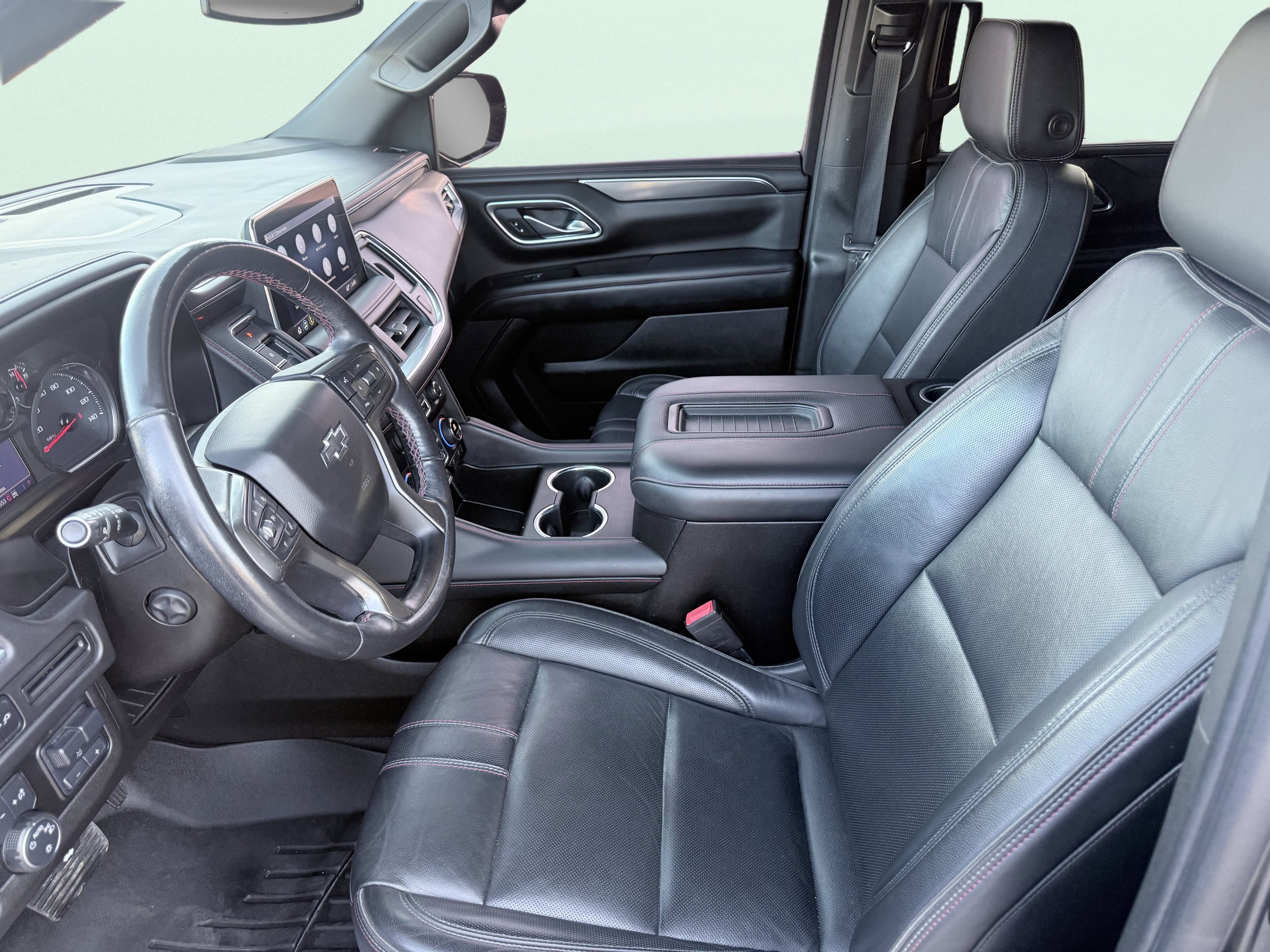 Used 2021 Chevrolet Suburban RST w/ Luxury Package AWD/4WD image 17