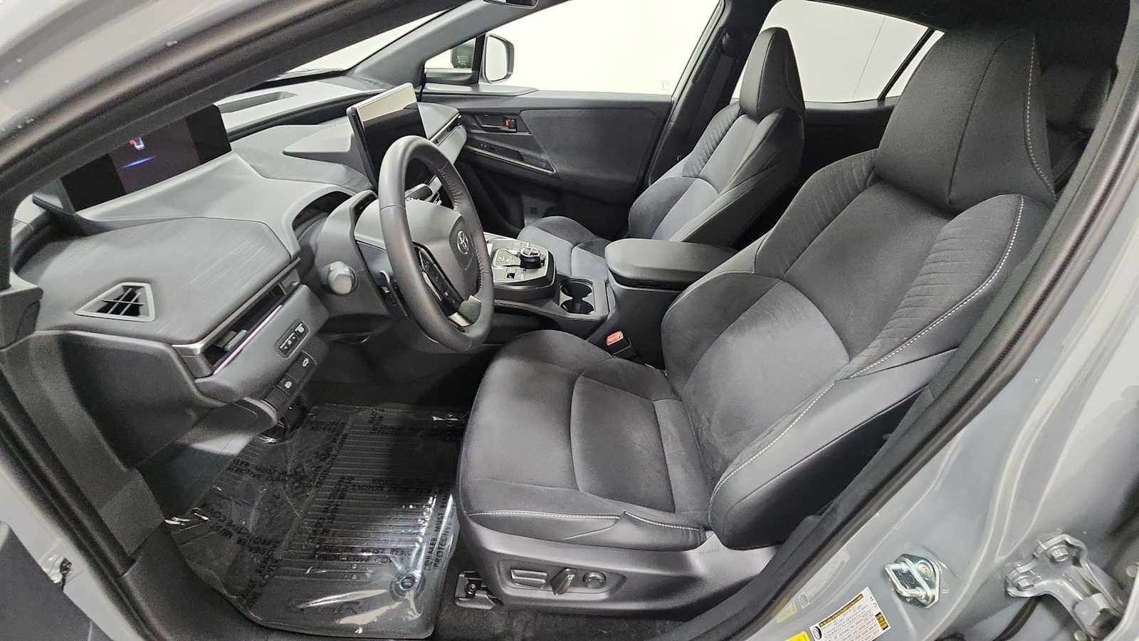 Used 2026 Toyota C-HR AWD/4WD image 13