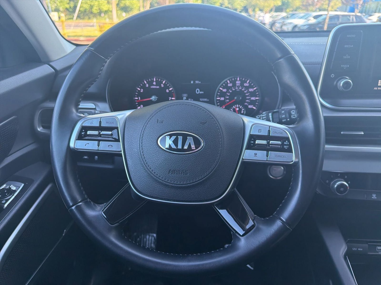 Used 2020 Kia Telluride LX AWD/4WD image 25