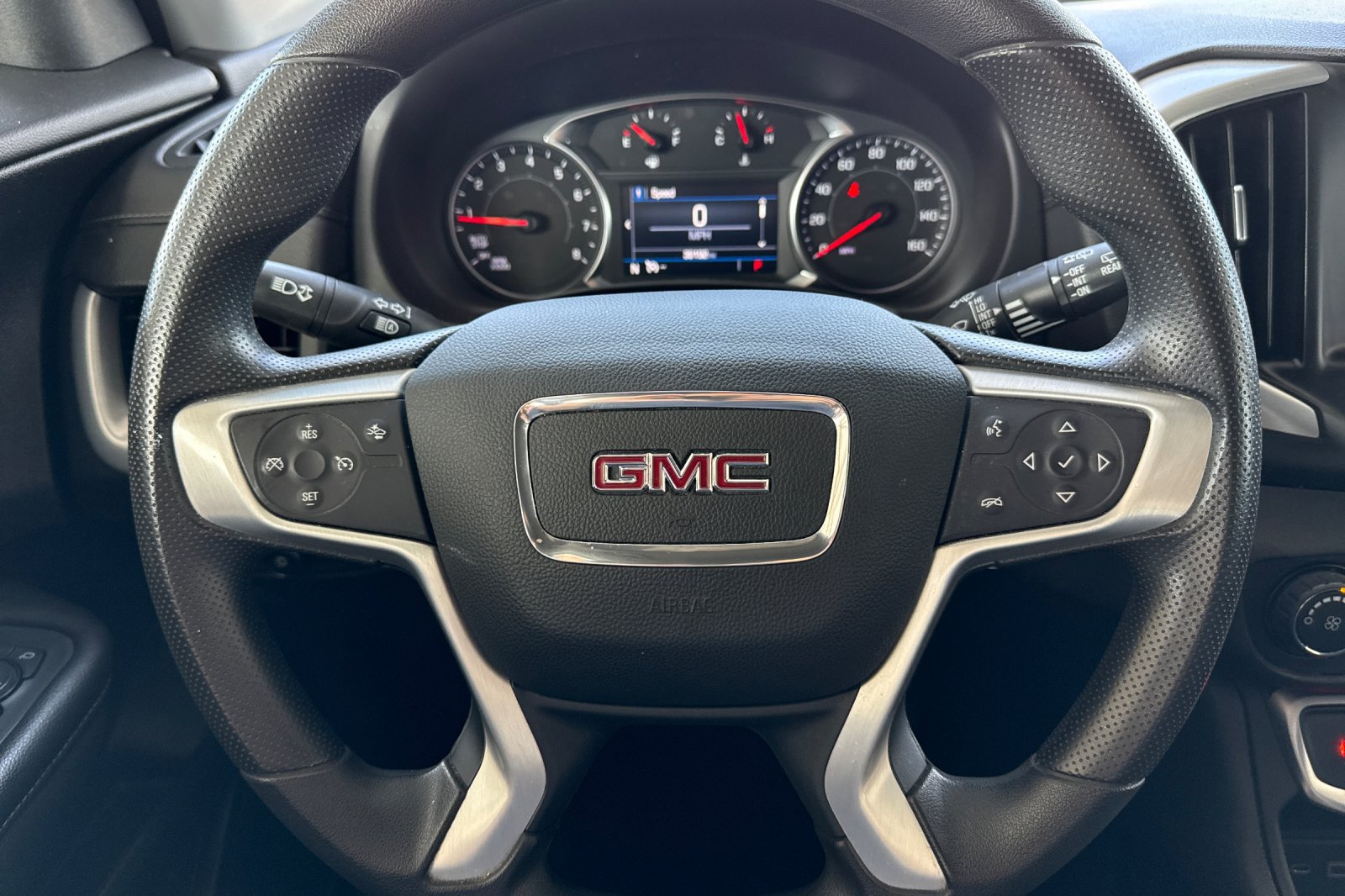 Used 2024 GMC Terrain SLE AWD/4WD image 33