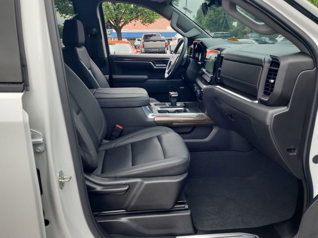 Certified 2025 Chevrolet Silverado 1500 LT Trail Boss w/ Convenience Package II AWD/4WD image 28