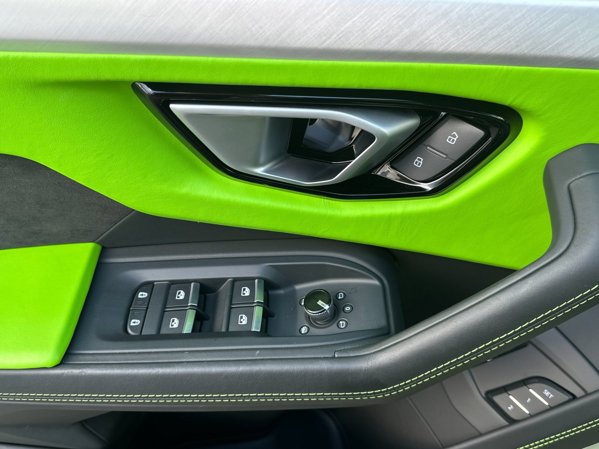 Used 2022 Lamborghini Urus image 15