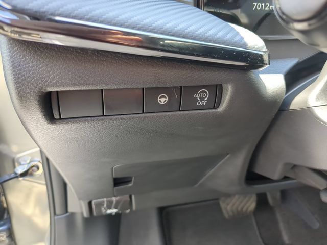 Certified 2025 Nissan Kicks SR FWD image 15