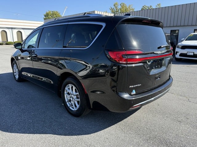 Certified 2021 Chrysler Pacifica Touring-L image 7